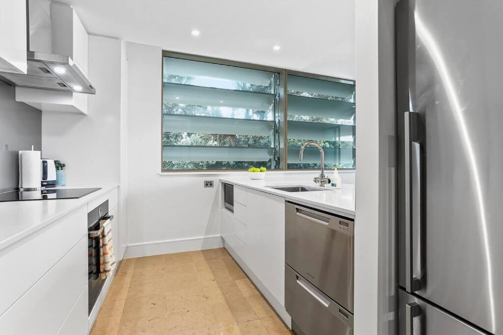 Elegant & Sunny Living With Stunning Marina Views Lejlighed Auckland Eksteriør billede