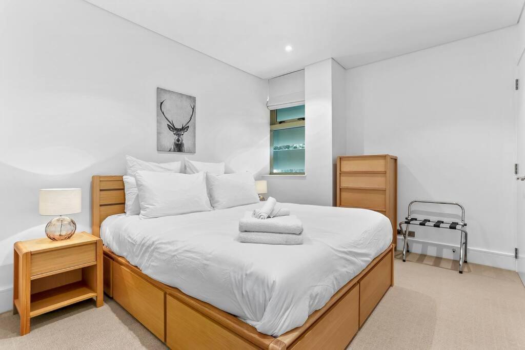Elegant & Sunny Living With Stunning Marina Views Lejlighed Auckland Eksteriør billede