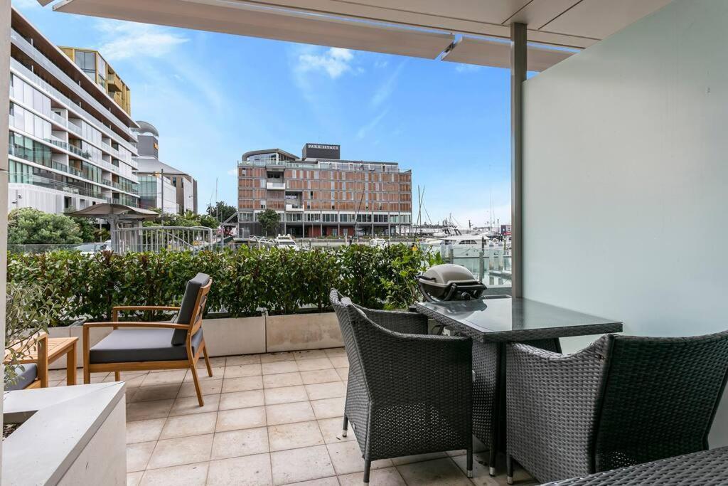 Elegant & Sunny Living With Stunning Marina Views Lejlighed Auckland Eksteriør billede